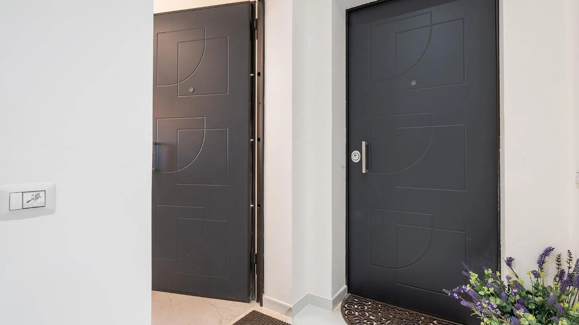 Artful Modern Escape Apartment Cagliari